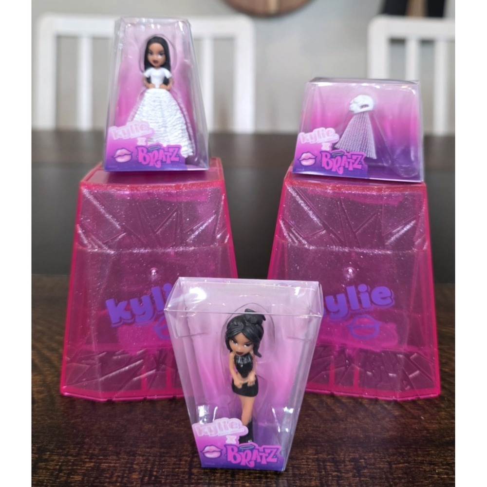Bratz‎ Mini Dolls Kylie Jenner Wedding Bride Veil Black Skirt Dress Lot & Cases